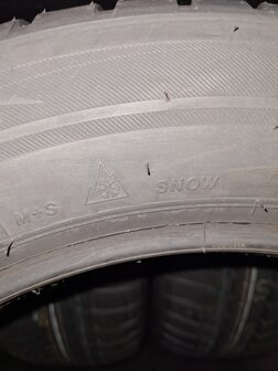 Winterbanden winterset Winter Bridgestone 225 55 R17 101V