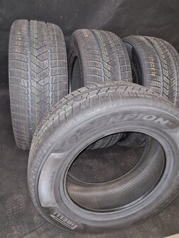 Winterbanden winterset winter Pirelli Q7 Touareg Amarok 18 inch