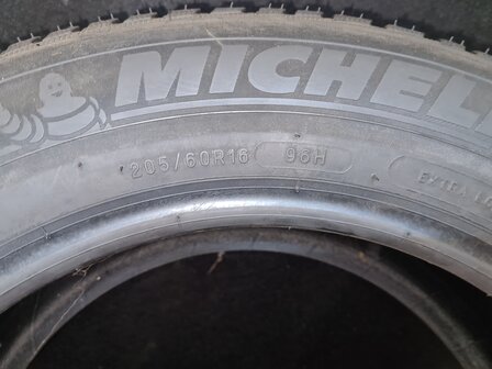 Winterband Winter Michelin Alpin 5 205 60 R16 96H ongebruikt