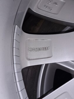 los velg origineel VW velg 5x120 18 inch Durban 2H0601025F