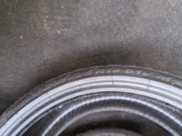 Winterbanden Winter Pirelli 235 35 R19 3 stuks ongebruikt 19 inch