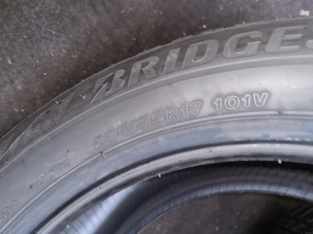 Winterbanden winterset Winter Bridgestone 225 55 R17 101V