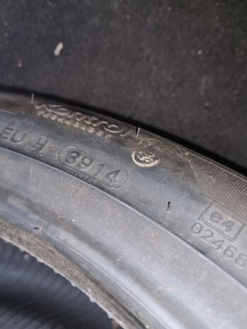 Winterband Winter Hankook 235 45 R17 97H XL ongebruikt