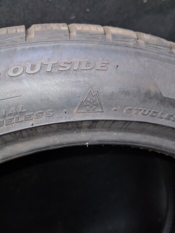 Winterband Winter Hankook 235 45 R17 97H XL ongebruikt