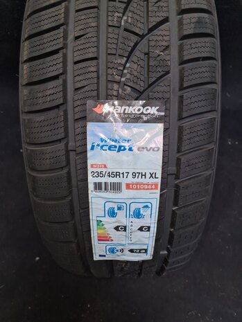 Winterband Winter Hankook 235 45 R17 97H XL ongebruikt