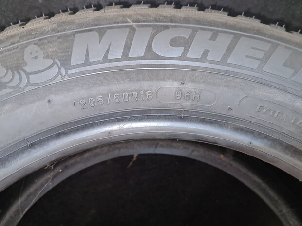 Winterband Winter Michelin Alpin 5 205 60 R16 96H ongebruikt