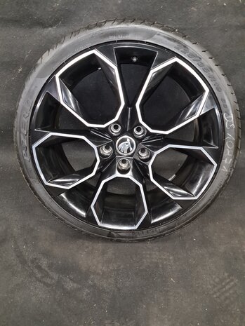 los velg losse org. Skoda velg 19 inch RS Extreme 5E0601025BD